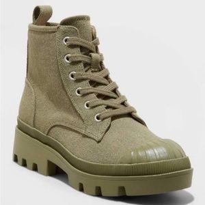 UNIVERSAL THREAD Teagan Lace-Up Olive Green Sneaker Boots, Combat Boots Size 5.5